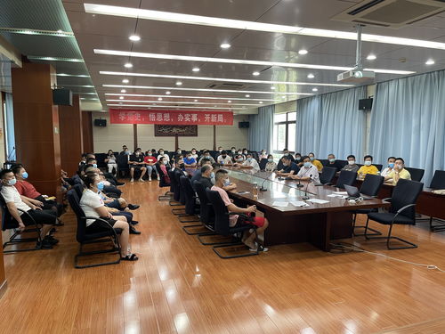 后勤處組織開(kāi)展學(xué)校食堂食品安全操作規(guī)范專題培訓(xùn)